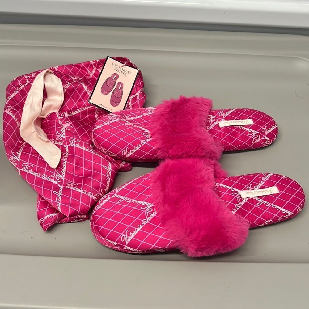 Slippers - Picture 2 of 4